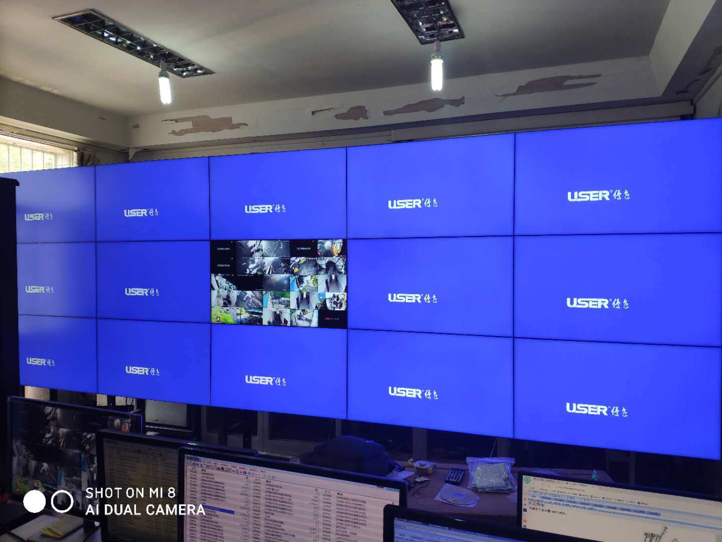 觸摸拼接屏常用在哪些環(huán)境？什么是觸摸液晶拼接屏？